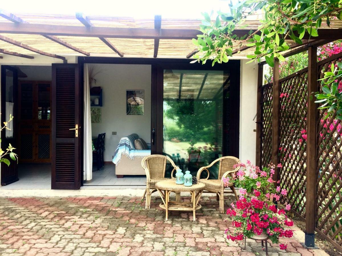 Villa Casa Del Mirto Bianco Chia Exterior foto